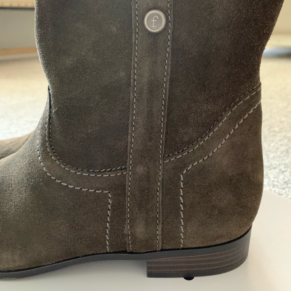 Frye & Co Sz 7.5 Sarah Shortie